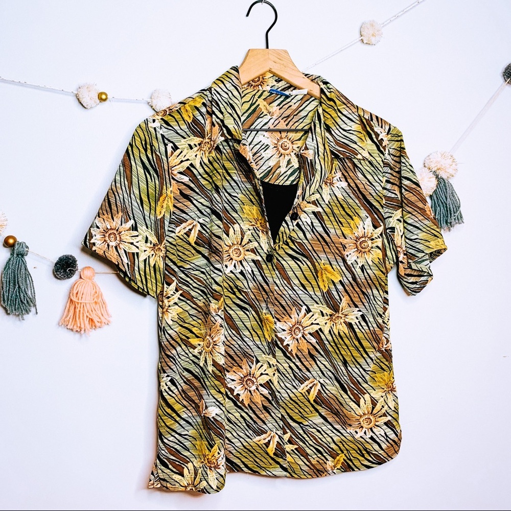 VINTAGE y2k tiger Hawaiian button up popover